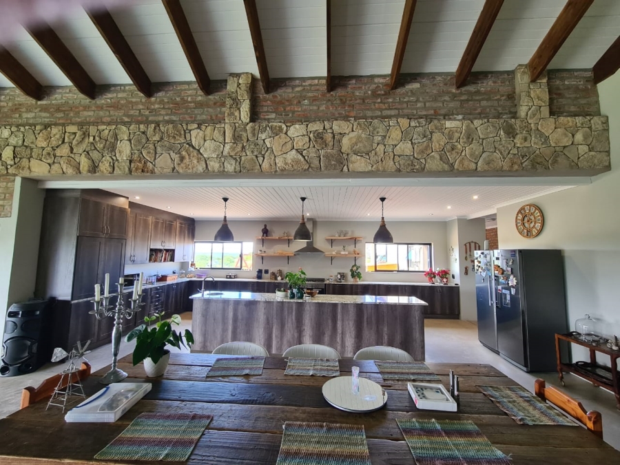 5 Bedroom Property for Sale in Stilbaai Oos Western Cape